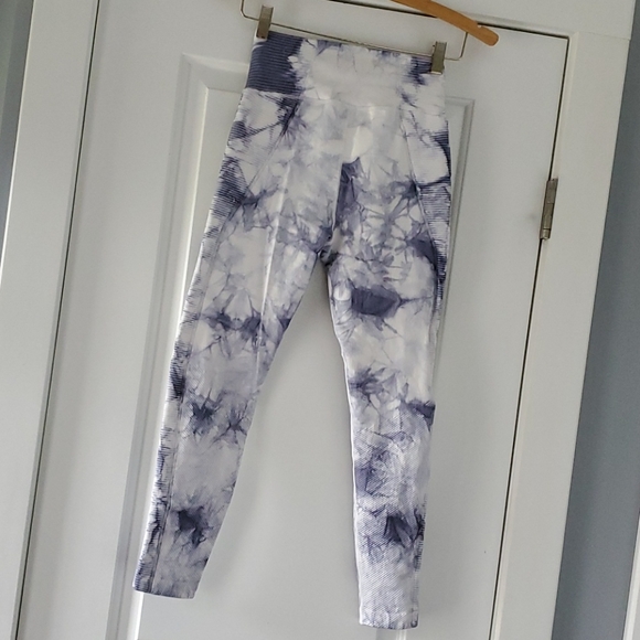 Offline by Aerie workout/yoga legging! - Picture 7 of 10